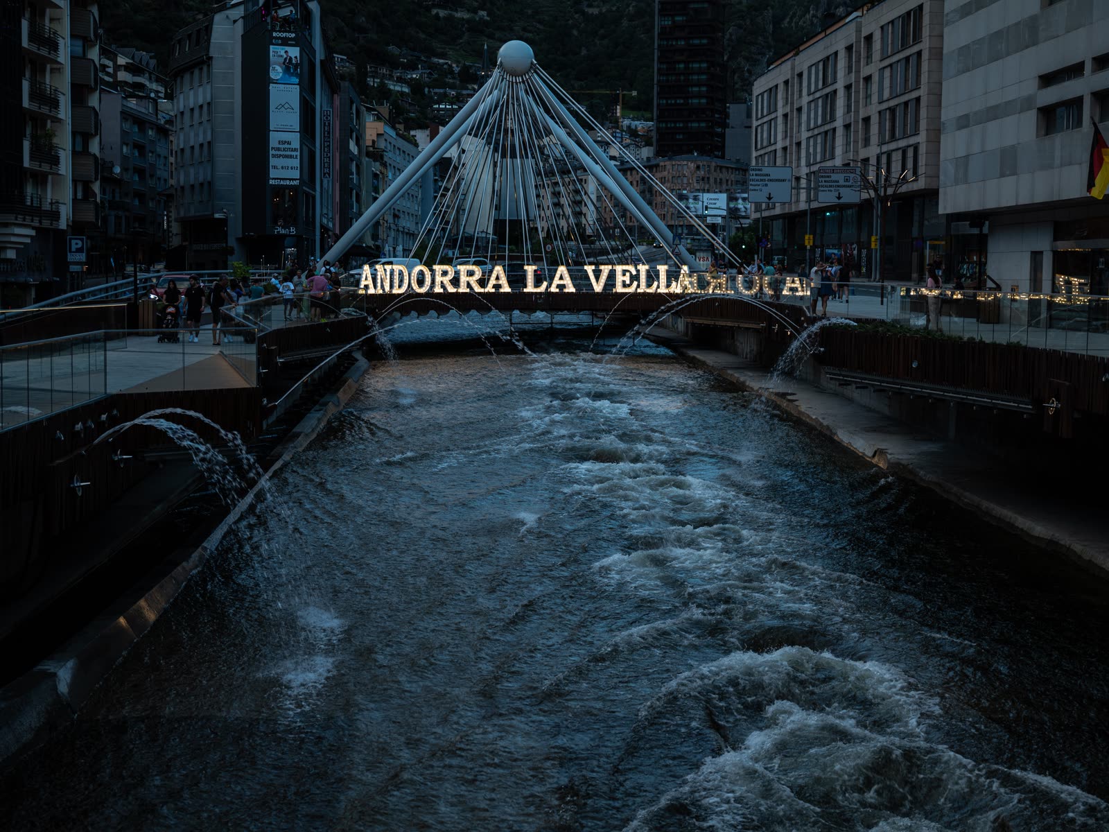 Andorra la Vella de noche